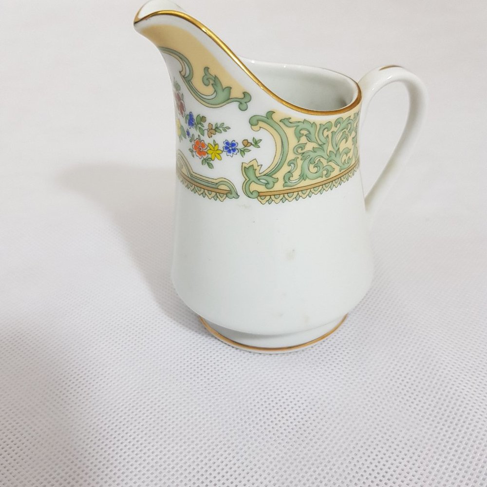 Coulture Collection Summer Banquet Creamer #M2106
